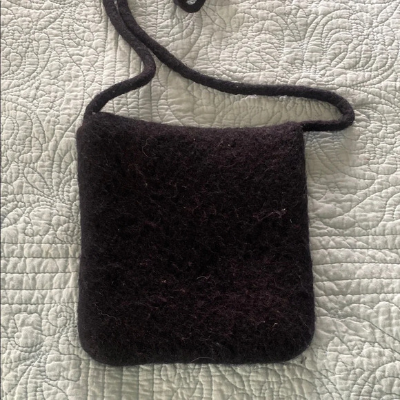 Elegant Wool Textured Crossbody Bag - Picture 5 of 5